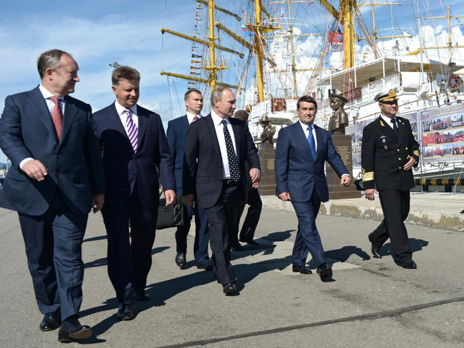 President of Russia Vladimir Putin Awards Mir Sailing Ship Crew for Victory in a Race of the Black Sea Tall Ships Regatta 2016