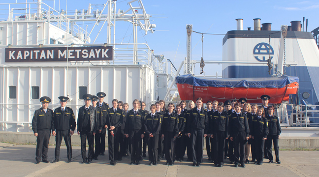 Cadets of the Caspian Institute of Sea and River Transport visited the Kapitan Metsayk icebreaker