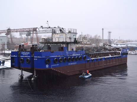 New self-propelled barge put afloat at Onezsky Shipbuilding and Ship-Repairing Plant