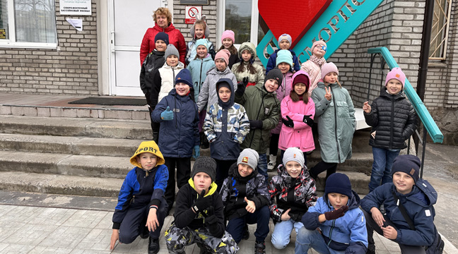 Elementary school students visited the North-Eastern Basin Branch