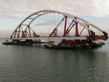 FSUE “Rosmorport” pilots take part in transporting Crimean Bridge arch