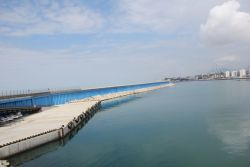 Юго-западный мол в морском порту Сочи Юго-западный мол в морском порту Сочи