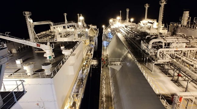 Pilots of the Murmansk Branch provided piloting and docking of two gas tankers for the first LNG transshipment in Russia in the Kildin Strait