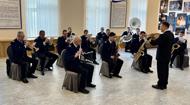 The Far Eastern Basin Branch orchestra performed at the event dedicated to the Heroes of the Fatherland Day
