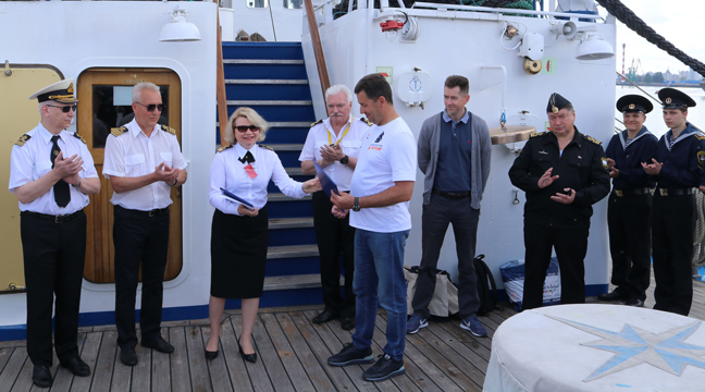 Festive event held onboard the Mir sailboat on the Day of the Seafarer