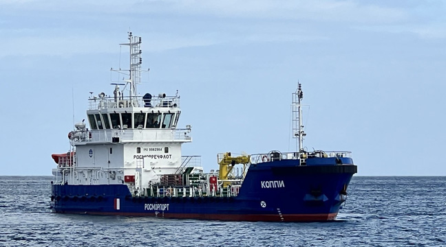 Bilge water removing ship Koppi successfully performs its activities in the seaport of Vanino