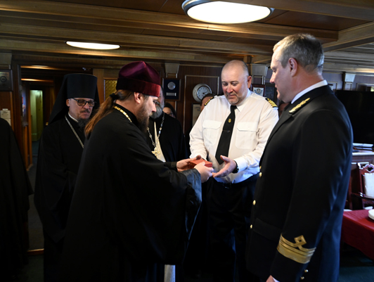 Representatives of the military clergy of the Simferopol and Crimean diocese visit the Khersones sailing boat