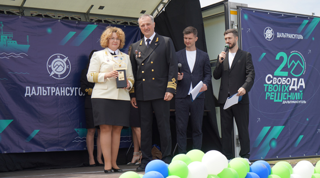 North-Eastern Basin Branch was awarded a commemorative sign by Daltransugol, JSC for long-term co-operation