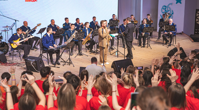 The orchestra of the Far East Basin Branch visits the Russian Children's Center “Ocean” with a concert program