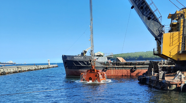 Repair dredging in the seaport of Vanino completed