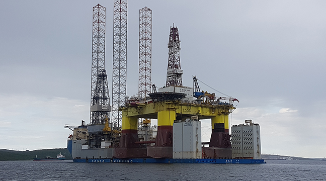 Pilots of the Murmansk Branch carry out complicated pilot operations in the seaport of Murmansk