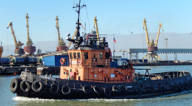 The Tekhflotets tug takes part in rescue operation