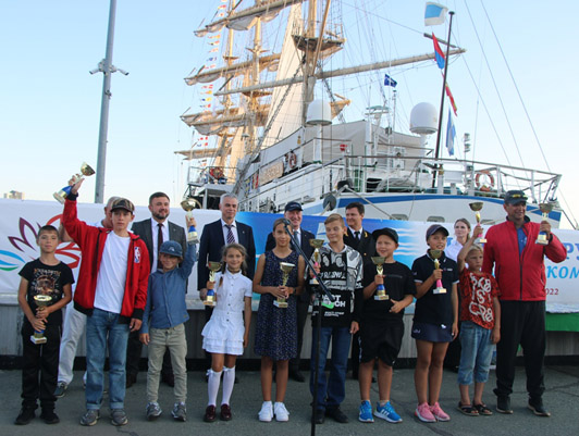 Participants of the Parade of Sails awarded and the Alley of the Parade of Sails opened in Vladivostok