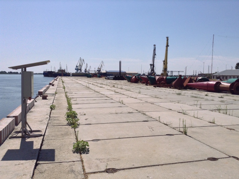 Berth No. 10 in the seaport of Olya